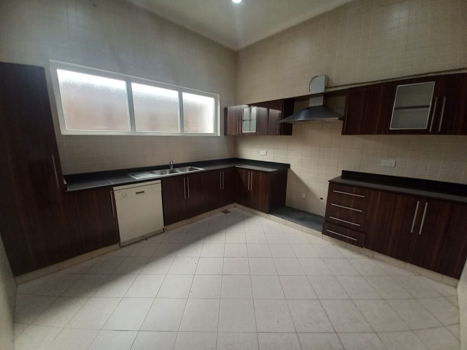 Вилла на 4 спальни в аренду в Аль-Бошр | OMR 550/мес | Tamlik Oman thumbnail 3