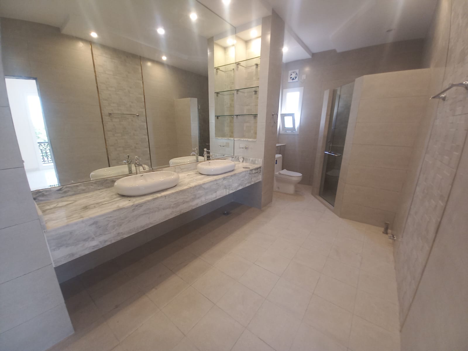 6-комнатная вилла на продажу в Аль-Хоудхе | OMR 160 000 | Tamlik Oman thumbnail 10