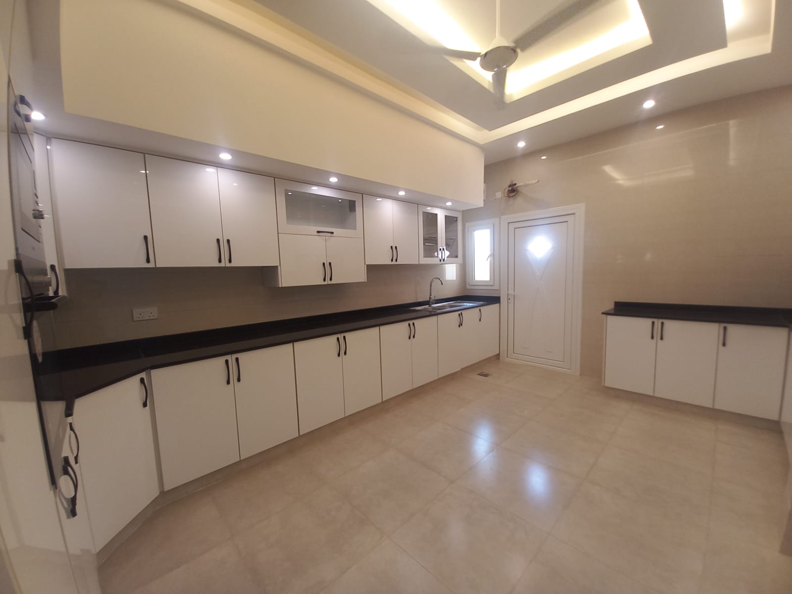 6-комнатная вилла на продажу в Аль-Хоудхе | OMR 160 000 | Tamlik Oman thumbnail 9