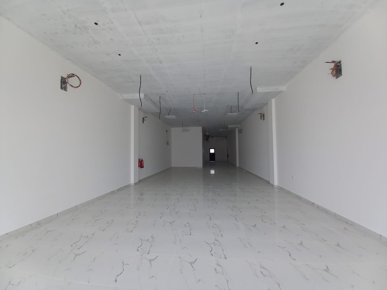 نمایشگاه اجاره در المعبيلة | ۱۶۰م² | OMR ۱,۸۰۰/ماه | Tamlik Oman thumbnail 2