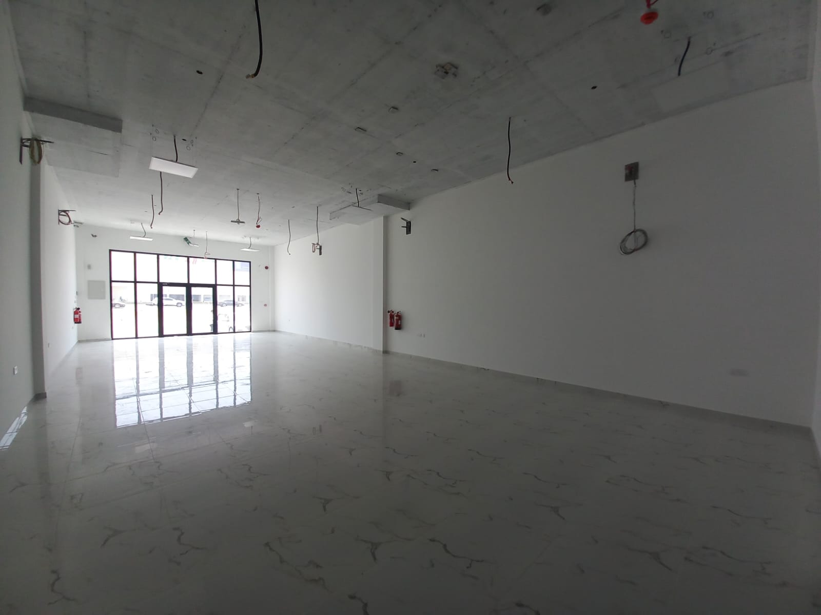 نمایشگاه اجاره در المعبيلة | ۱۶۰م² | OMR ۱,۸۰۰/ماه | Tamlik Oman thumbnail 3