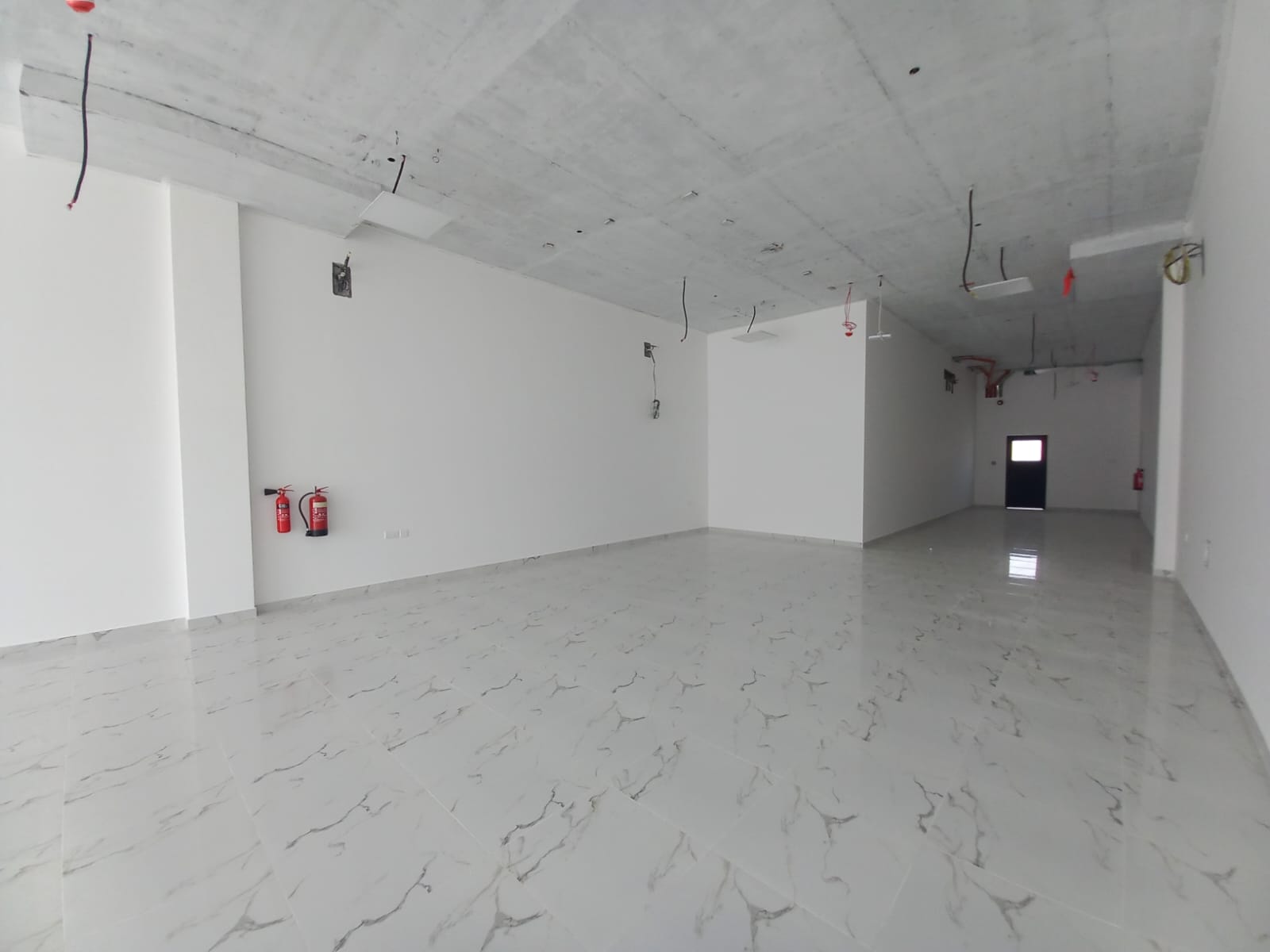 نمایشگاه اجاره در المعبيلة | ۱۶۰م² | OMR ۱,۸۰۰/ماه | Tamlik Oman thumbnail 4