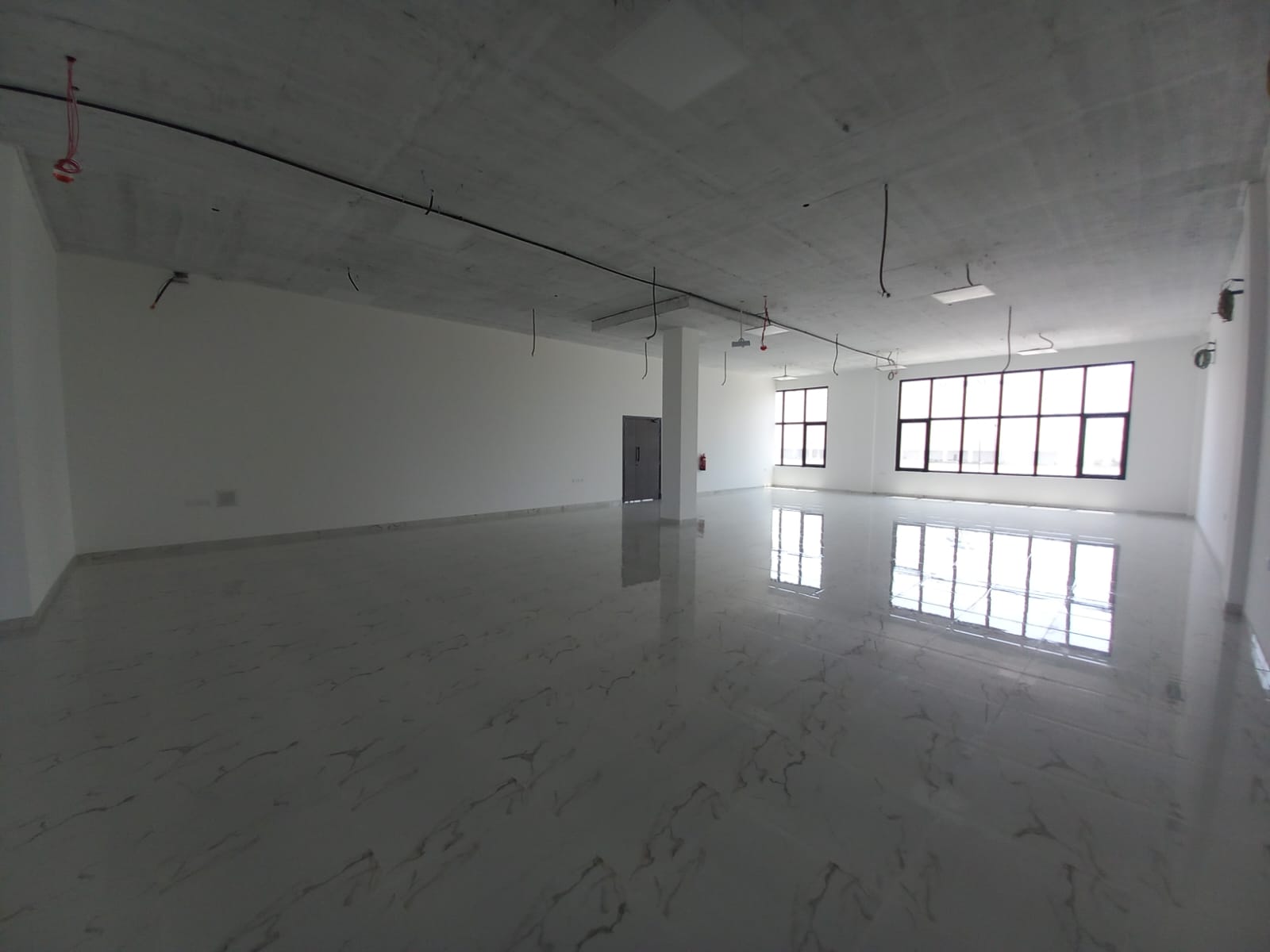 نمایشگاه اجاره در المعبيلة | ۱۶۰م² | OMR ۱,۸۰۰/ماه | Tamlik Oman thumbnail 6