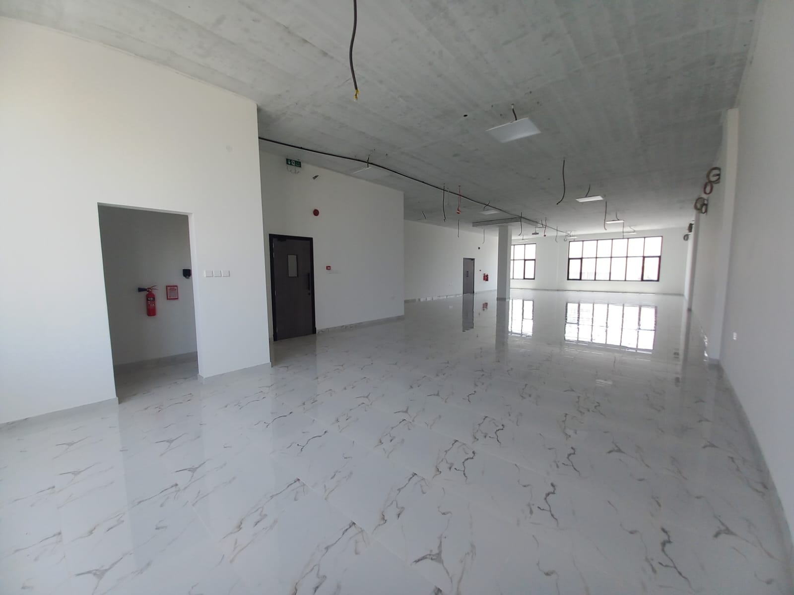 نمایشگاه اجاره در المعبيلة | ۱۶۰م² | OMR ۱,۸۰۰/ماه | Tamlik Oman thumbnail 7