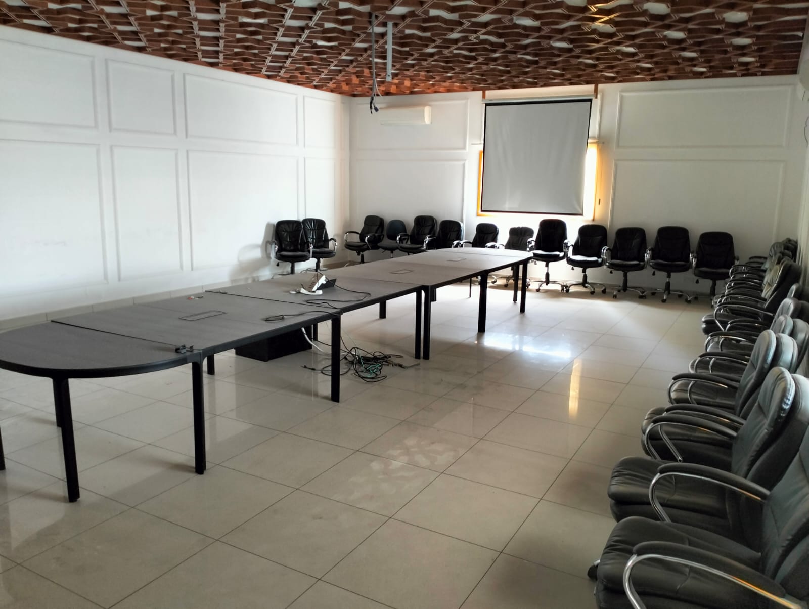 ویلای تجاری اجاره‌ای در العذیبه | OMR 2,800/mo | Tamlik Oman thumbnail 9