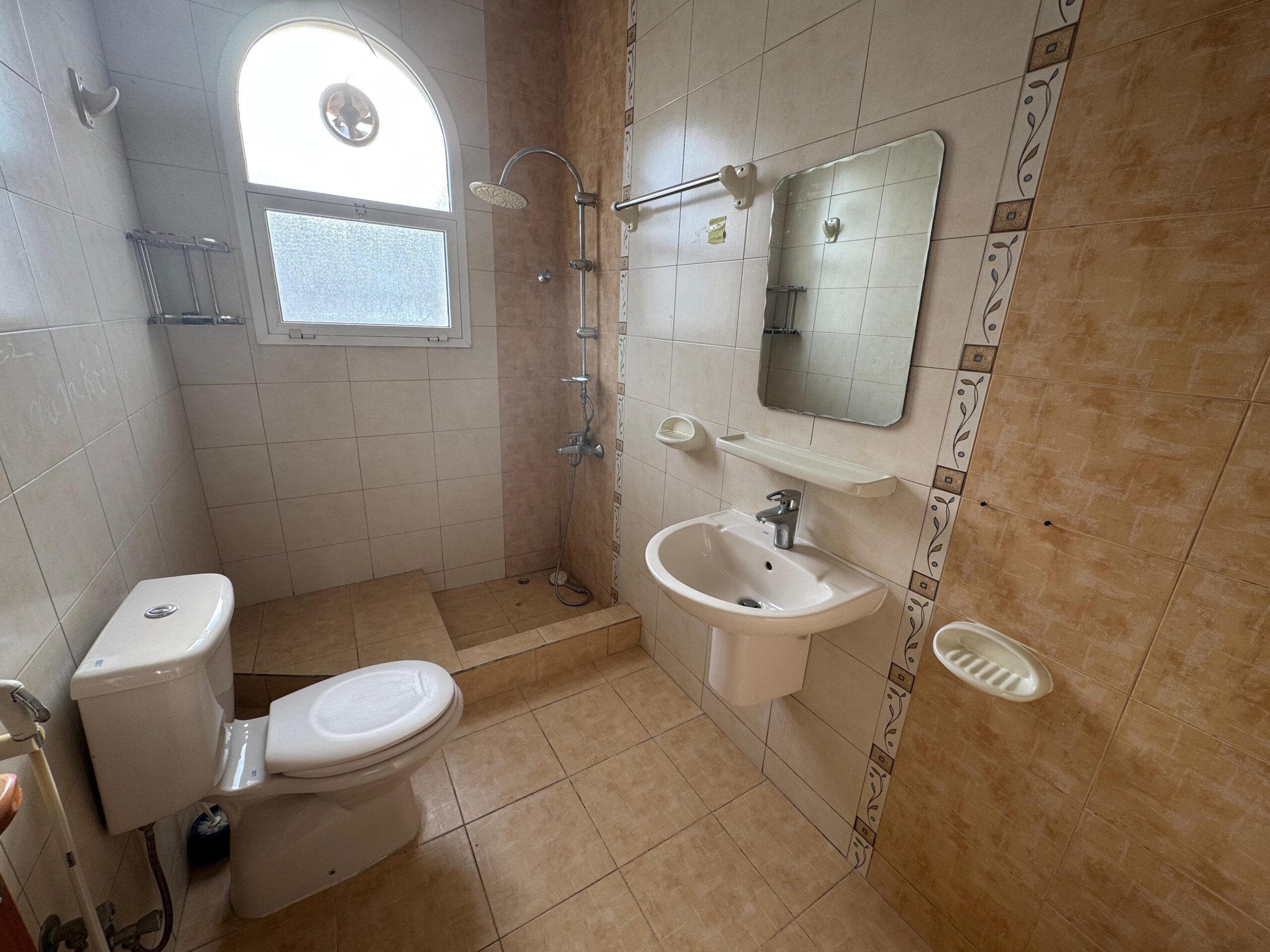 آپارتمان 2 خوابه اجاره در رووی | OMR 325/ماه | Tamlik Oman thumbnail 5