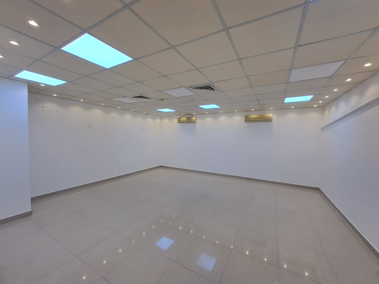 صالة عرض للإيجار في روي | 1000 م² | ر.ع. 3,000/شهري | Tamlik Oman thumbnail 5