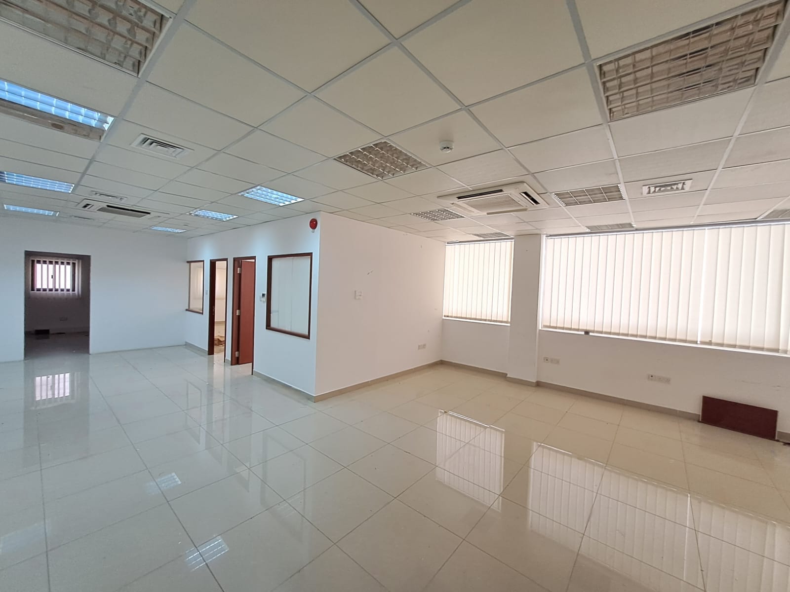 صالة عرض للإيجار في روي | 1000 م² | ر.ع. 3,000/شهري | Tamlik Oman thumbnail 4
