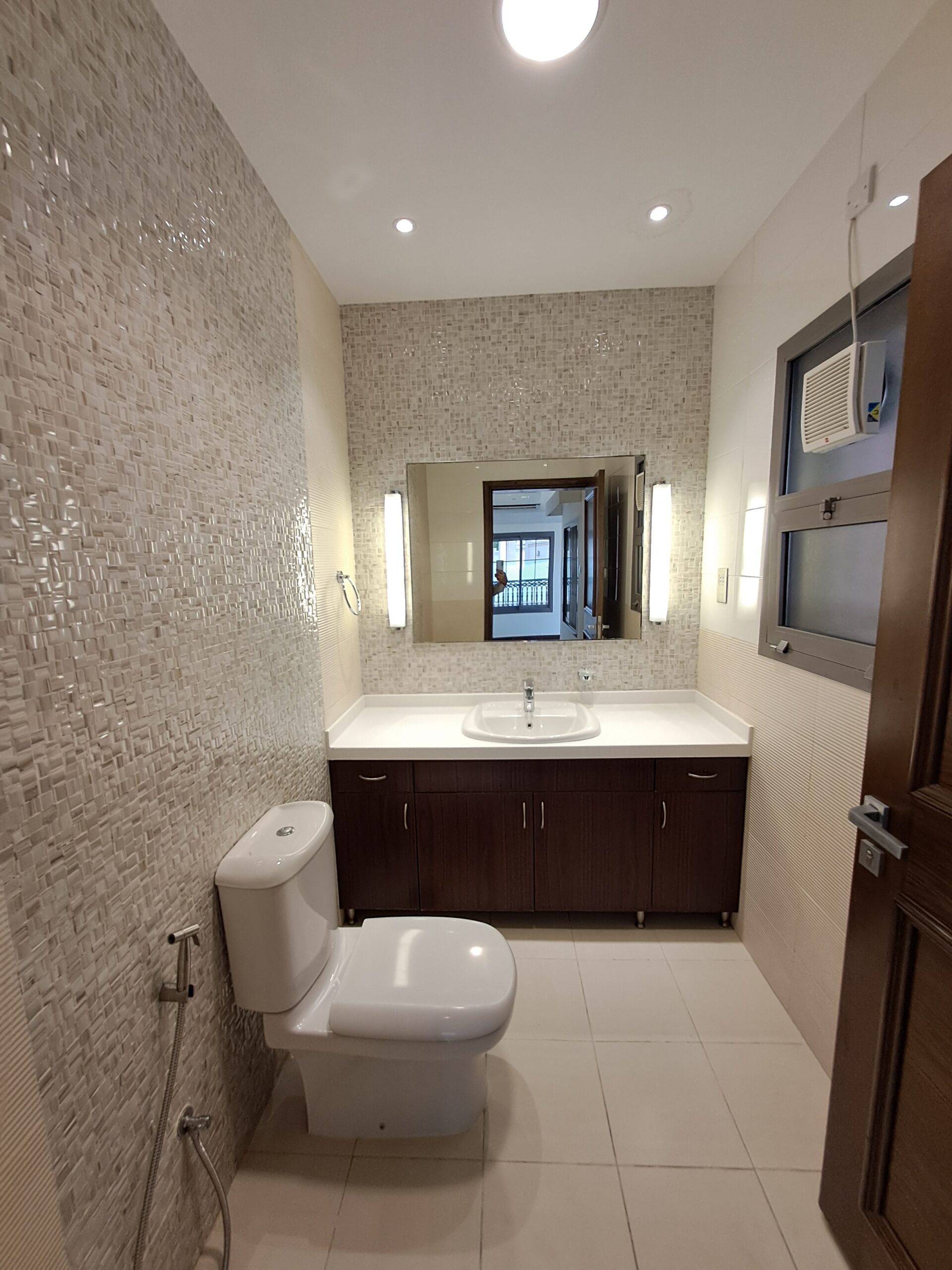 تاون‌هاوس ۵ خوابه برای اجاره در مدینة السلطان قابوس | OMR 1,000/mo | Tamlik Oman thumbnail 11