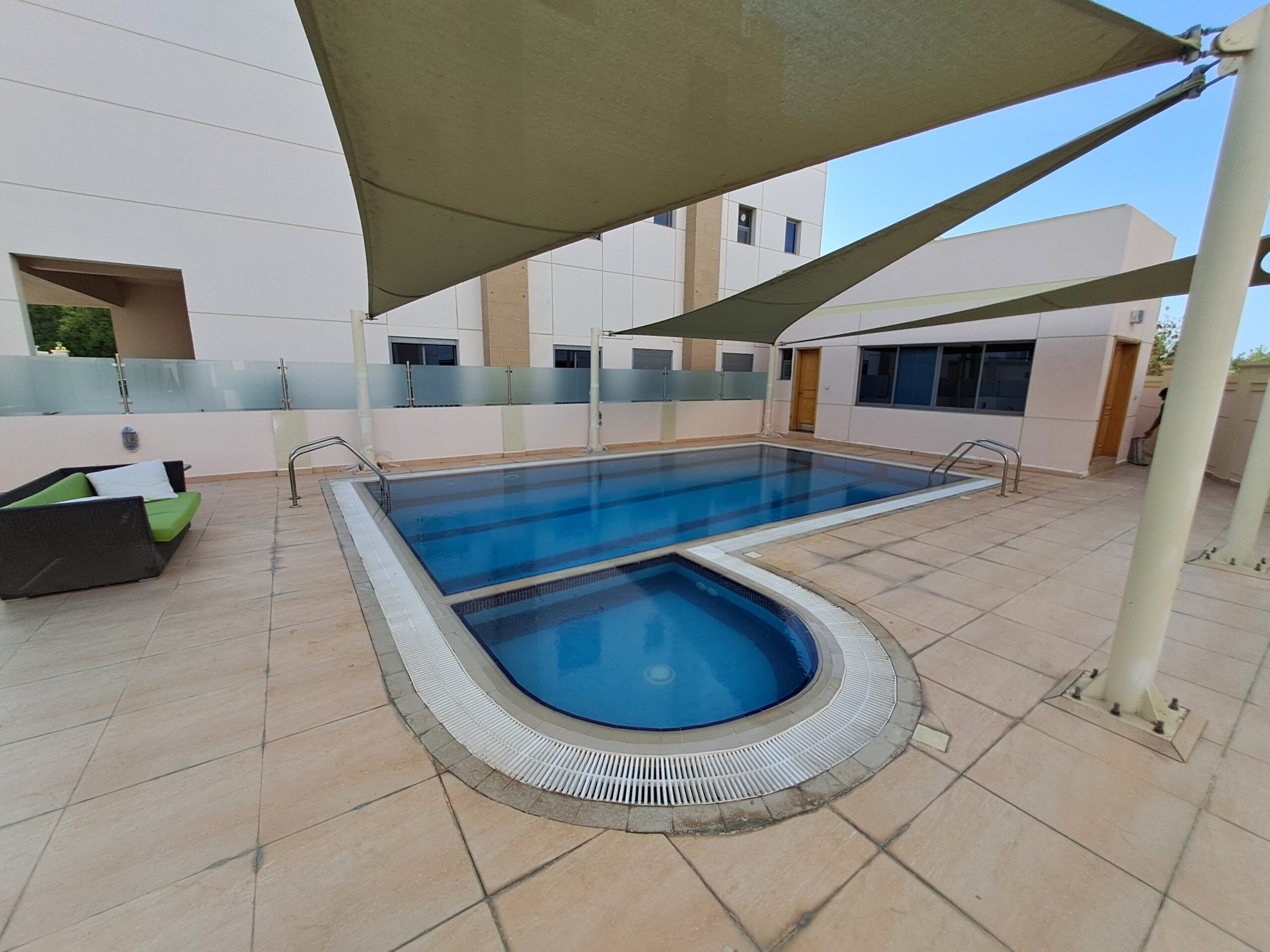 تاون‌هاوس ۵ خوابه برای اجاره در مدینة السلطان قابوس | OMR 1,000/mo | Tamlik Oman thumbnail 3