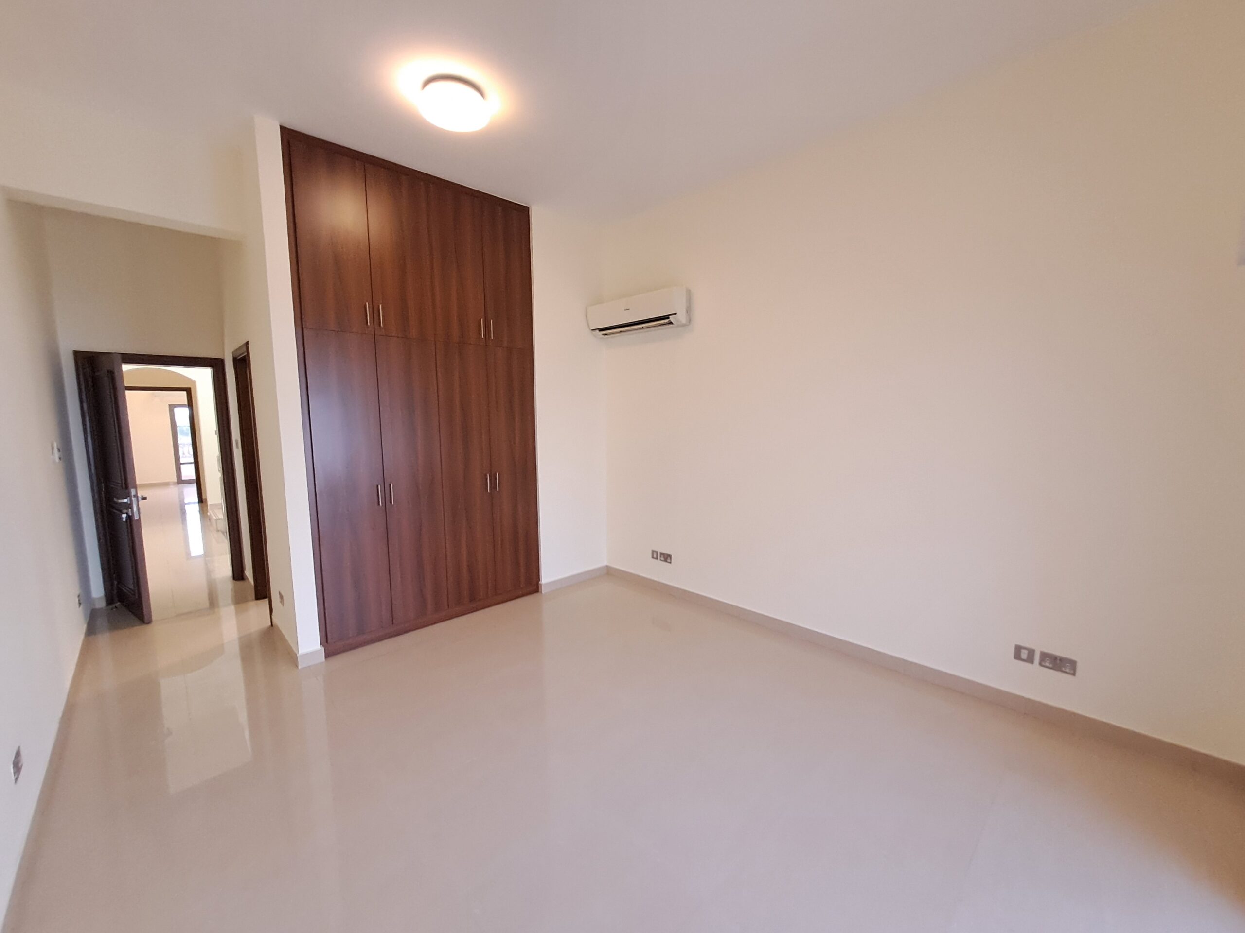 تاون‌هاوس ۵ خوابه برای اجاره در مدینة السلطان قابوس | OMR 1,000/mo | Tamlik Oman thumbnail 6