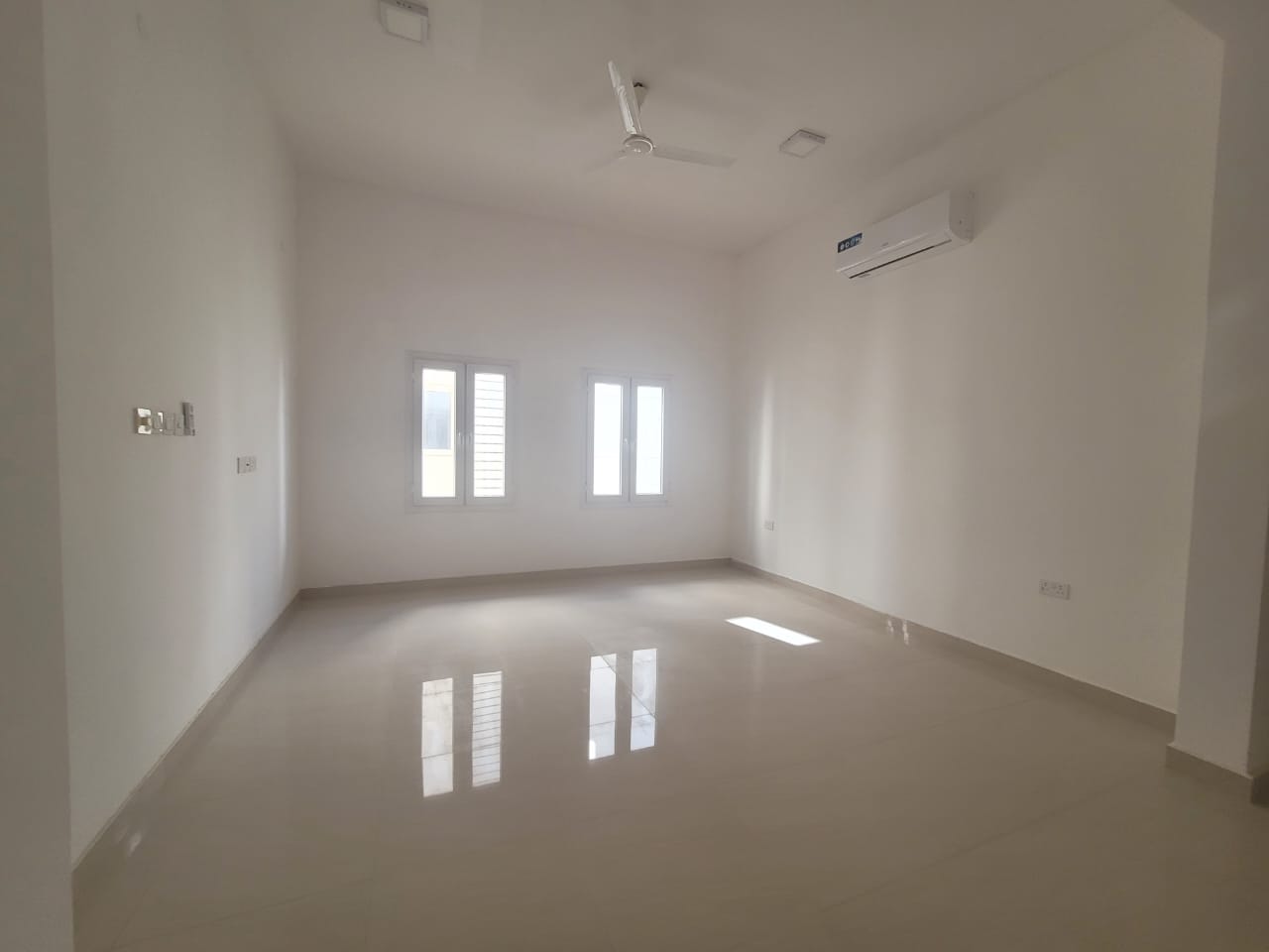 Al Khoud 出租 7 臥室別墅 | OMR 800/月 | Tamlik Oman thumbnail 8