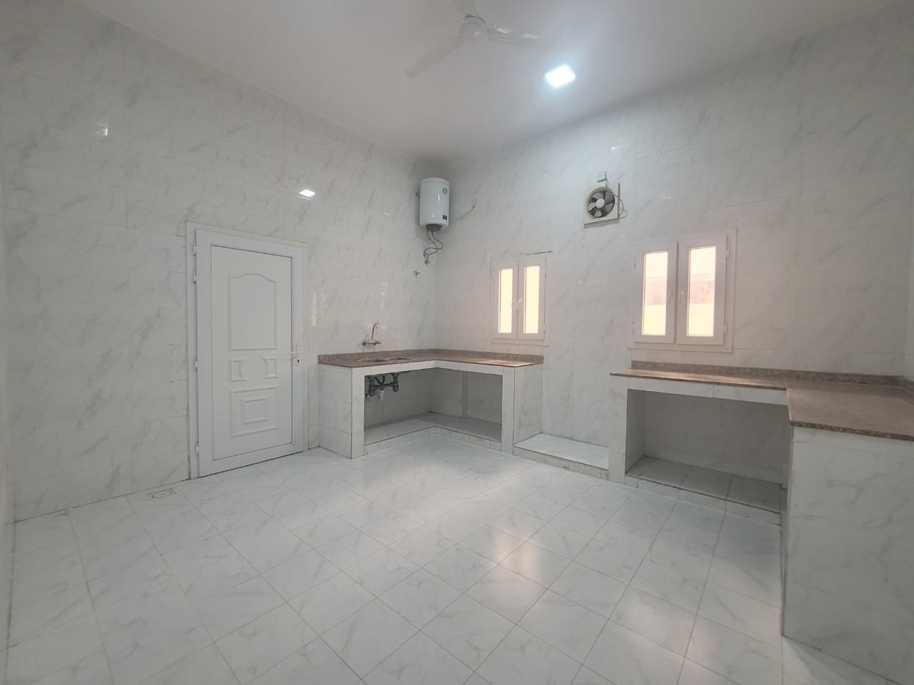 Al Khoud 出租 7 臥室別墅 | OMR 800/月 | Tamlik Oman thumbnail 3