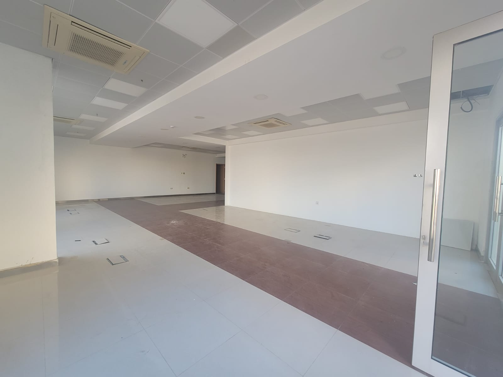 مغازه اجاره در المعبیلة | ۱۱۵ متر مربع | OMR ۴۰۰/ماه | Tamlik Oman thumbnail 3