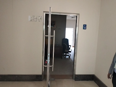 Office for Rent in Madinat Al Sultan Qaboos | 139m² | OMR 750/mo | Tamlik Oman thumbnail 4