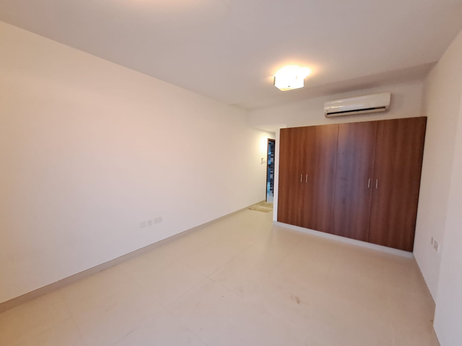 2-Bed Квартира на продажу в Muscat Hills | OMR 77,000 | Tamlik Oman thumbnail 3