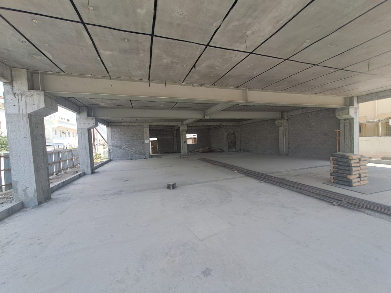 Al Khoud 出租建築 | 1060m² | OMR 3,500/mo | Tamlik Oman thumbnail 2