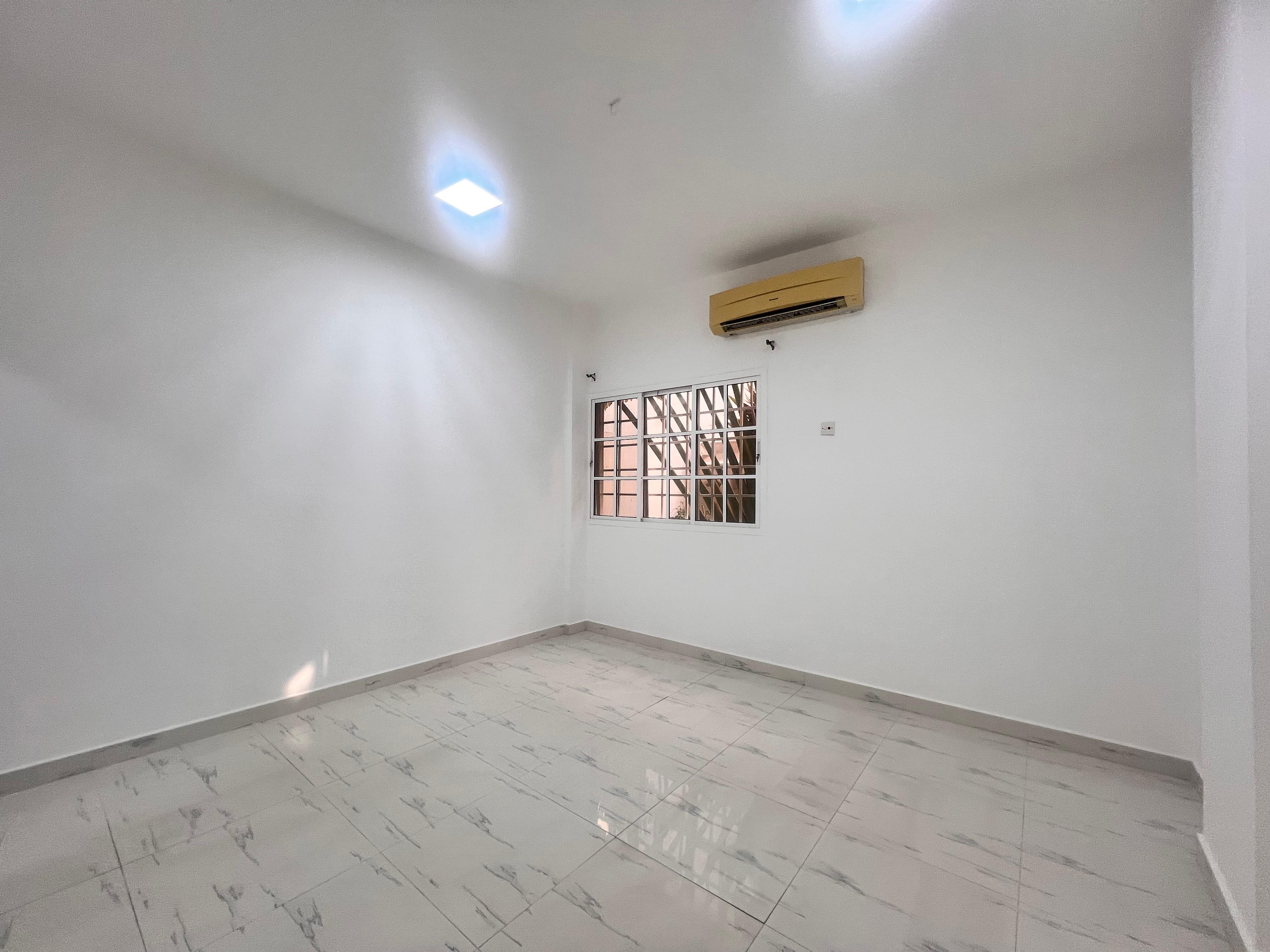 شقة للإيجار في القرم | ر.ع. 350/شهريًا | Tamlik thumbnail 3